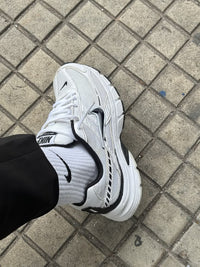 Nike Initiator 