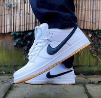 NIKE SB DUNK LOW 'WHITE GUM'
